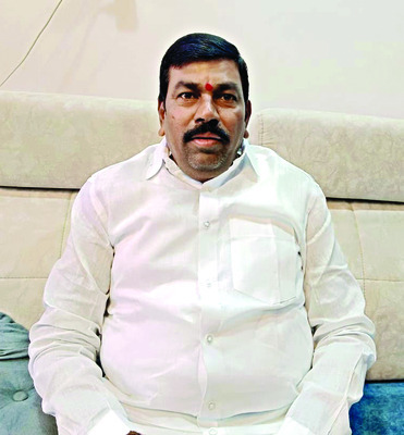 అమలు చేత కానప్పుడు  హామీ ఎందుకిచ్చారు? 1