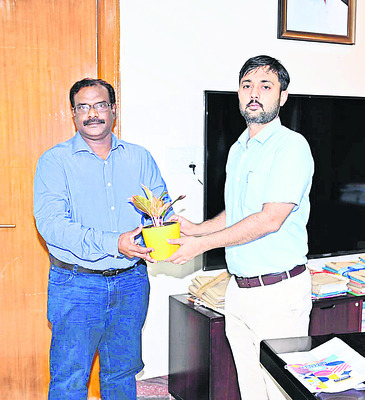 బాధ్యతలు స్వీకరించిన  అదనపు కలెక్టర్‌2