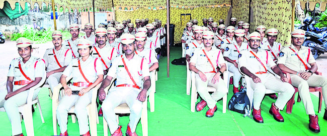 ప్రాక్టికల్ శిక్షణకు పదిమంది ఎస్సైలు1
