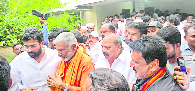 పెద్దిరెడ్డి రామచంద్రారెడ్డికి ఘన స్వాగతం1
