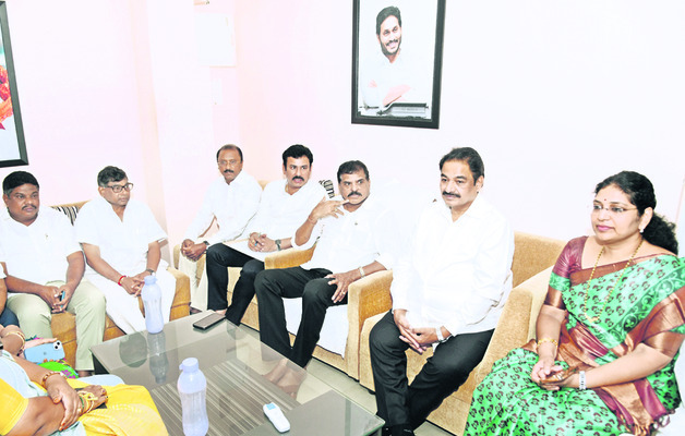 స్టాండింగ్ కమిటీ ఎన్నికపై వైఎస్సార్ సీపీ సమీక్ష1