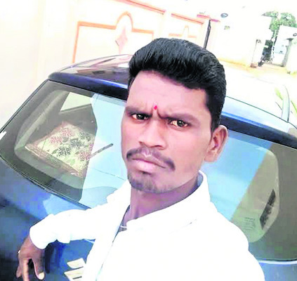 భార్య కాపురానికి రాలేదని భర్త ఆత్మహత్య
1