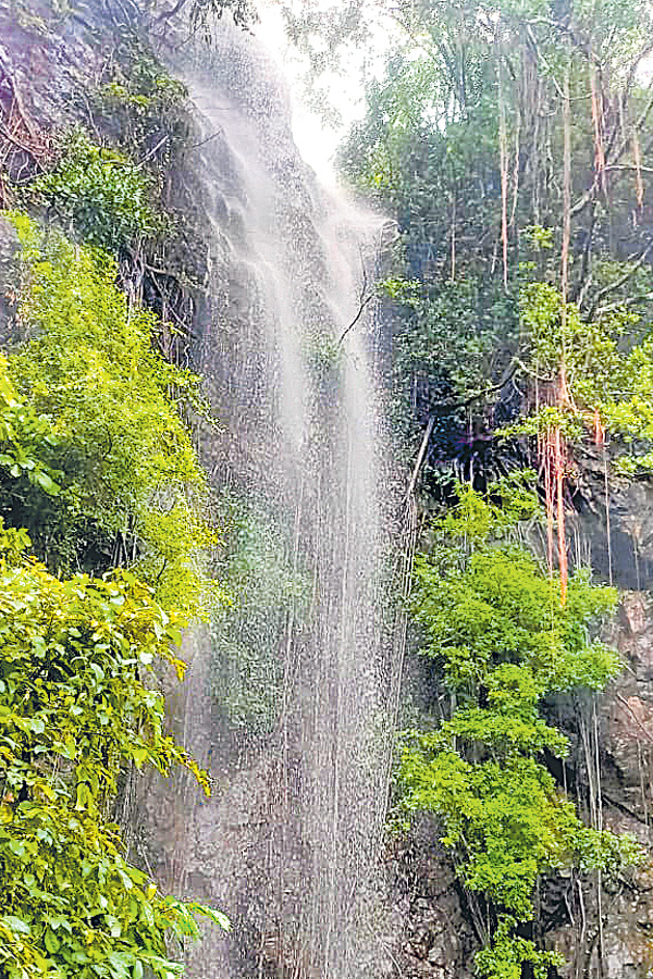 Beautiful Waterfalls at Mahabubabad District Photos2