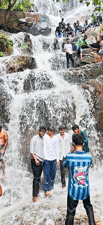 Beautiful Waterfalls at Mahabubabad District Photos3