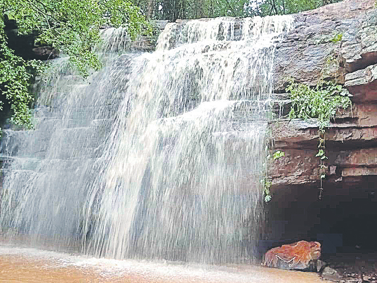 Beautiful Waterfalls at Mahabubabad District Photos5