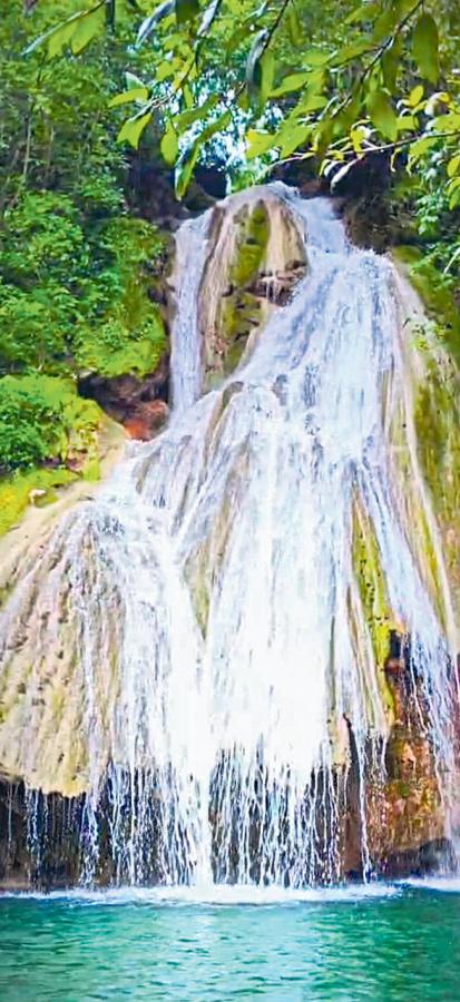 Beautiful Waterfalls at Mahabubabad District Photos6