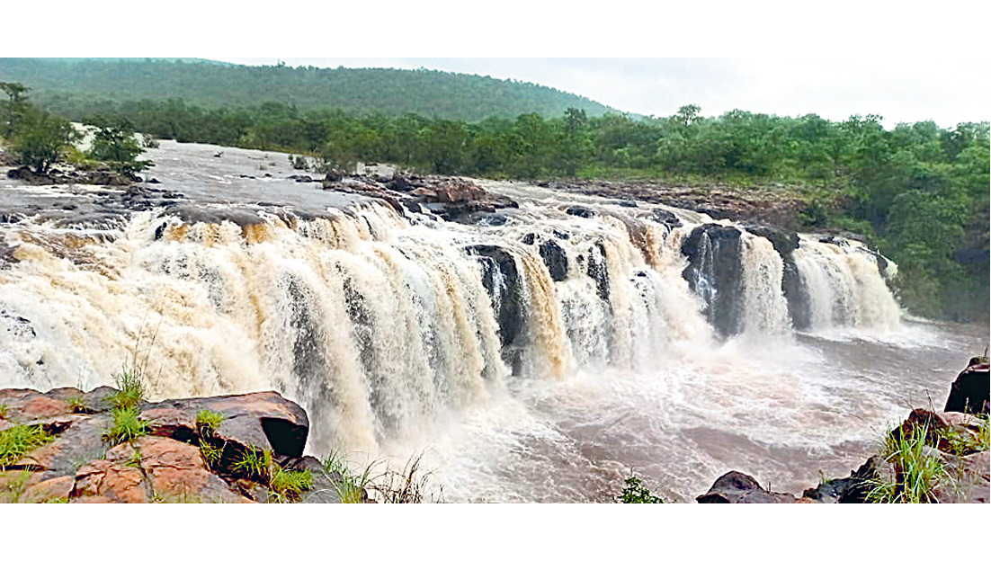 Beautiful Waterfalls at Mahabubabad District Photos4