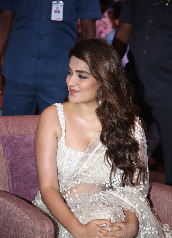 Hari Hara Veera Mallu Actress Nidhhi Agerwal Photos5