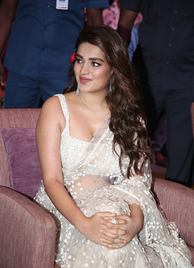 Hari Hara Veera Mallu Actress Nidhhi Agerwal Photos6
