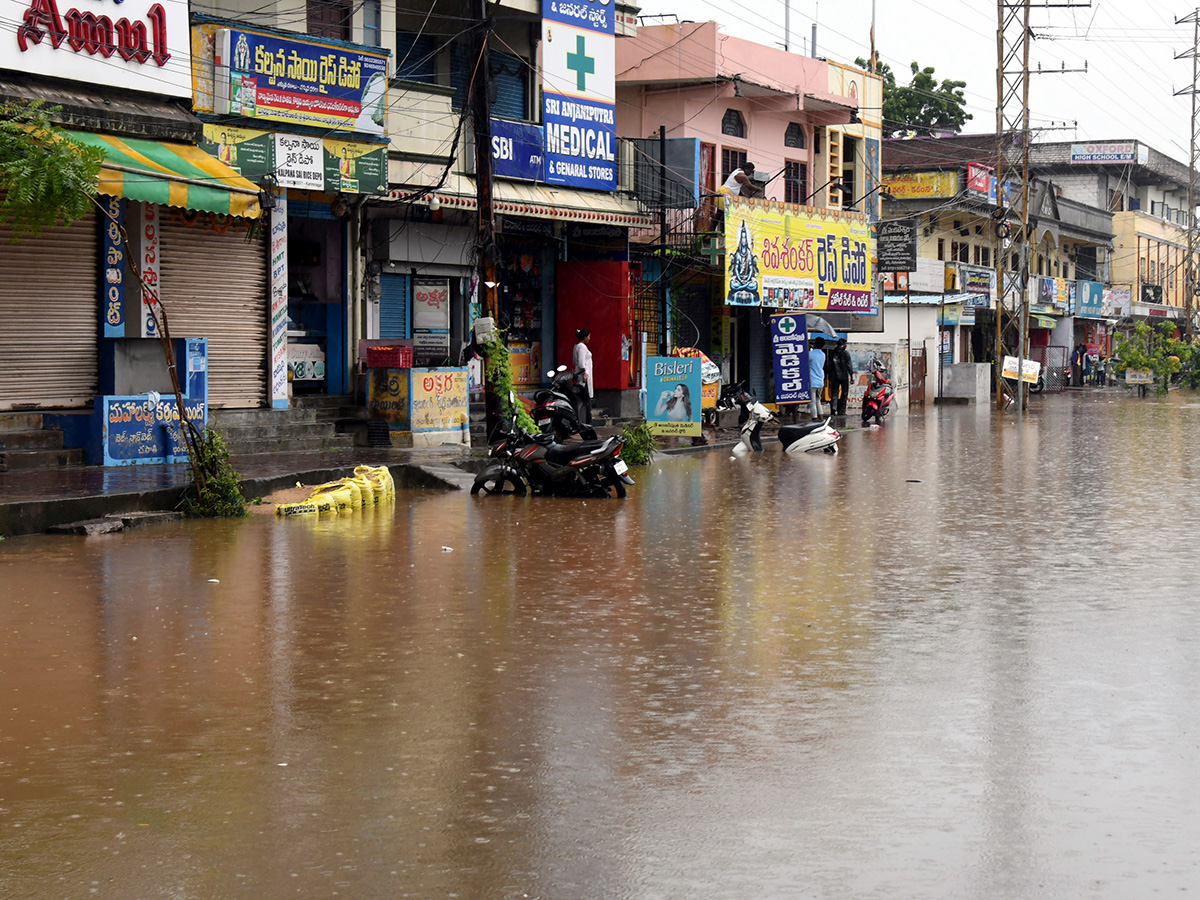 Heavy Rain in Karimnagar Photos11