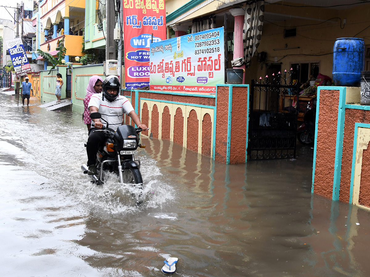 Heavy Rain in Karimnagar Photos19