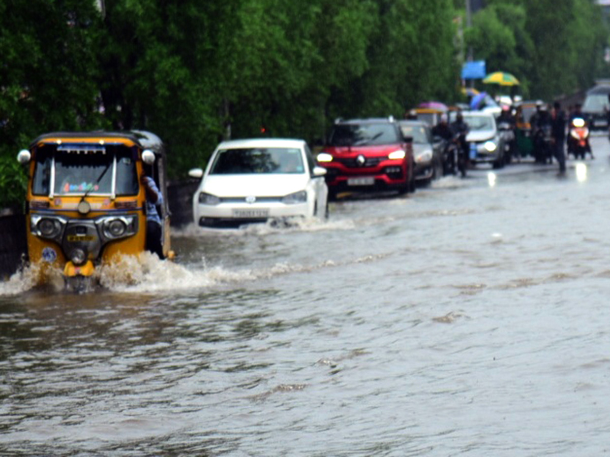Heavy Rain in Karimnagar Photos20