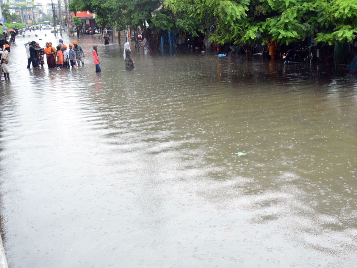 Heavy Rain in Karimnagar Photos22