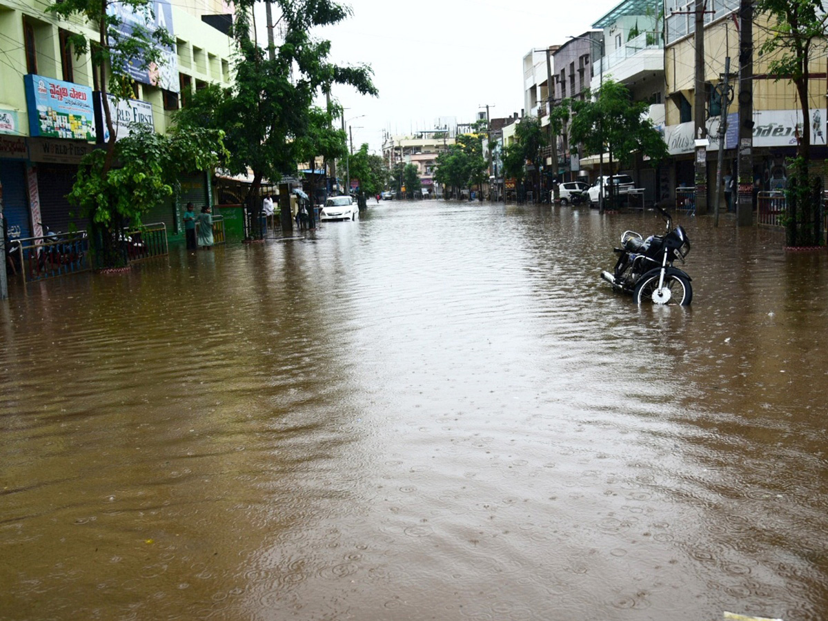 Heavy Rain in Karimnagar Photos23
