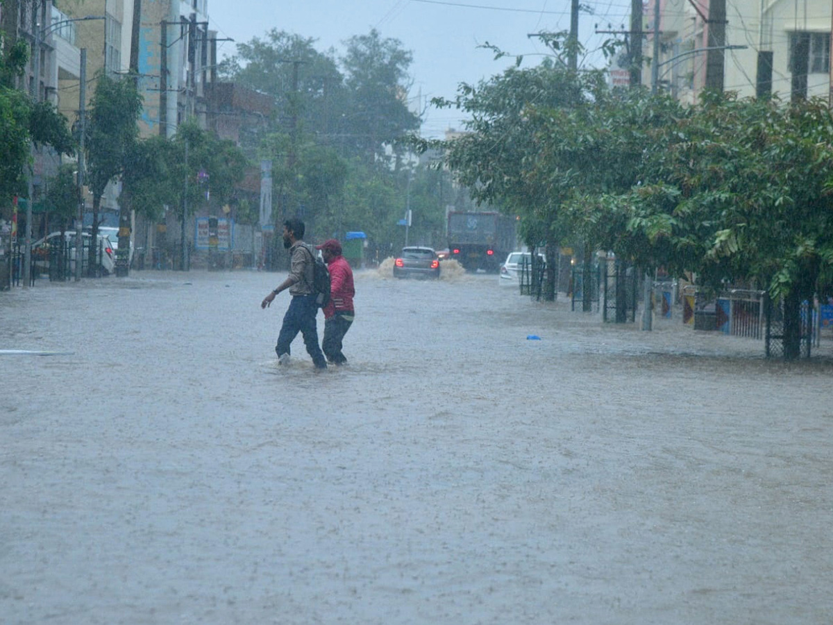 Heavy Rain in Karimnagar Photos30
