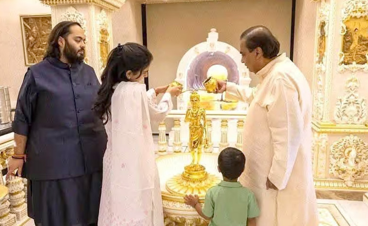 Mukesh Ambani, Radhika Merchant, Anant Ambani Spiritual Visit To Londons Swaminarayan Temple Photos4