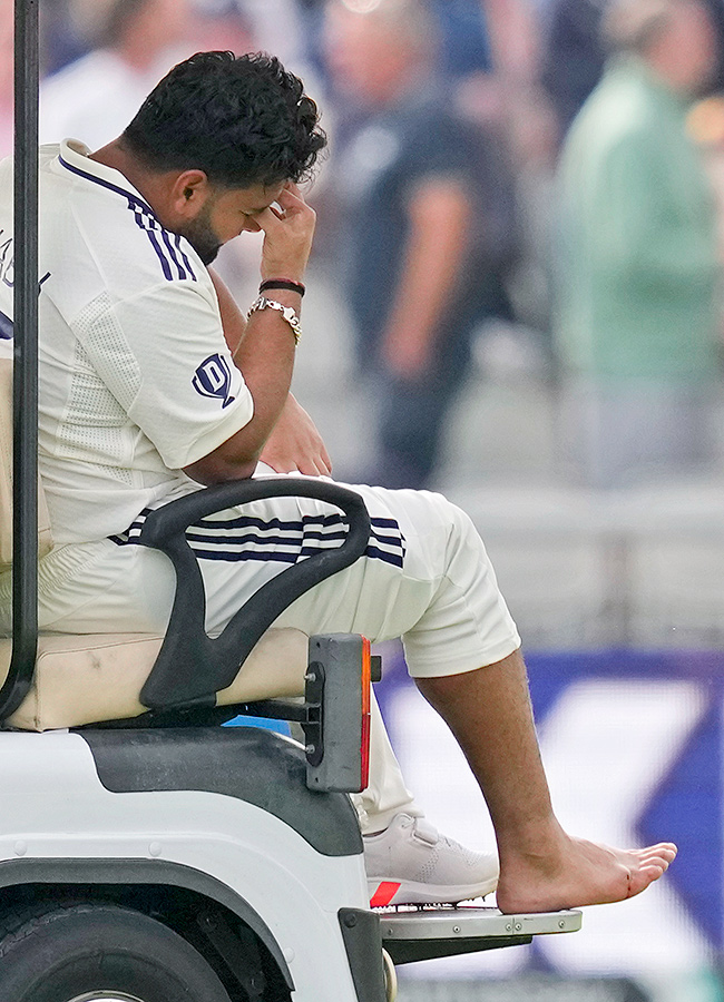 Rishabh Pant injury fourth test India and England Photos17