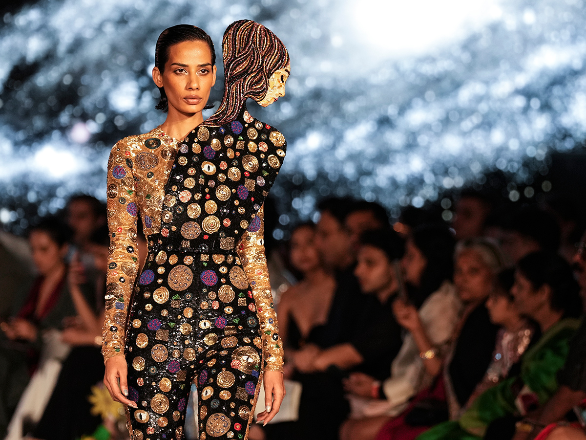 Tamannaah Bhatia walks the ramp FDCI India Couture Week12