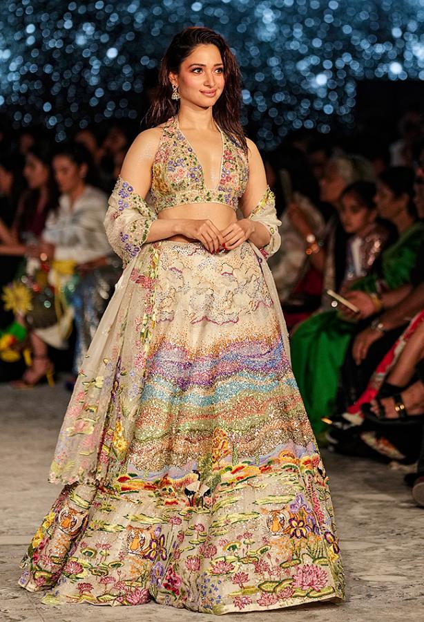 Tamannaah Bhatia walks the ramp FDCI India Couture Week2