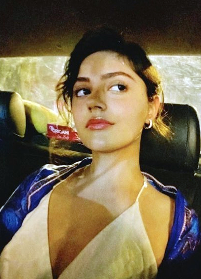 Meet Saiyaara Actress Aneet Padda; See Photos6
