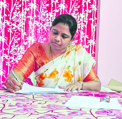 వాహనదారులు  విధిగా హెల్మెట్‌ ధరించాలి 1