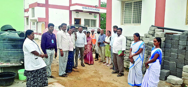 మానవాళి మహానేస్తాలు చిత్రం ఆవిష్కరణ 1