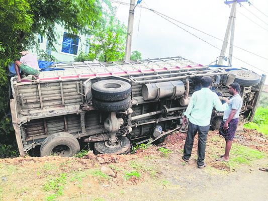 గుర్రం జాషువాకు ఘన నివాళి 1
