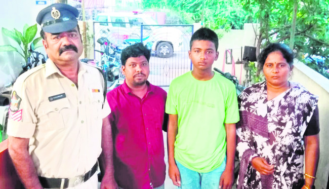 విష గుళికలు చల్లుతూ..
1