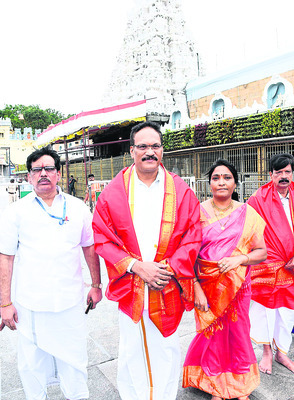 అంధ క్రీడాకారుడికి కలెక్టర్‌ అభినందన 1