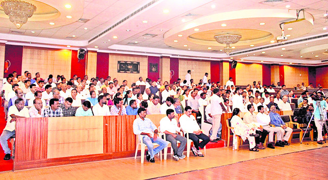 విద్యా కమిషన్కు సమస్యల ఏకరువు.. 1