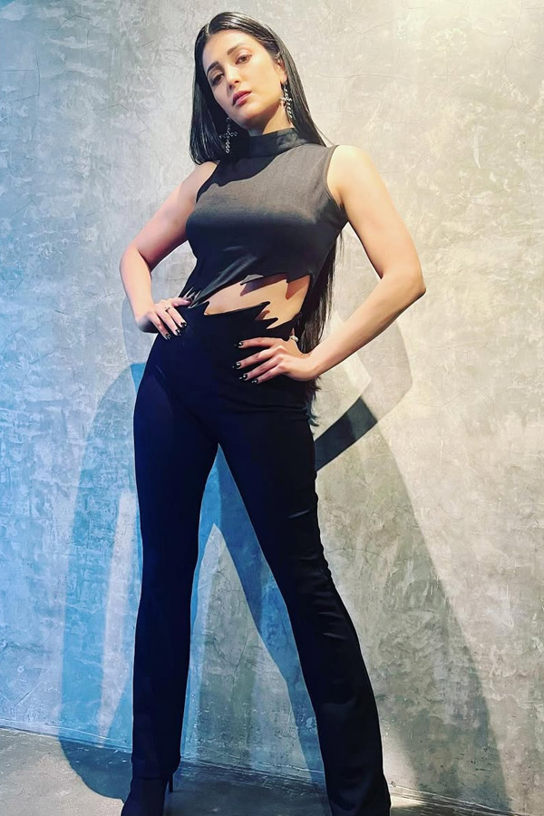 Actress Shruti Haasan completes 16 years In The industry Details Photos13