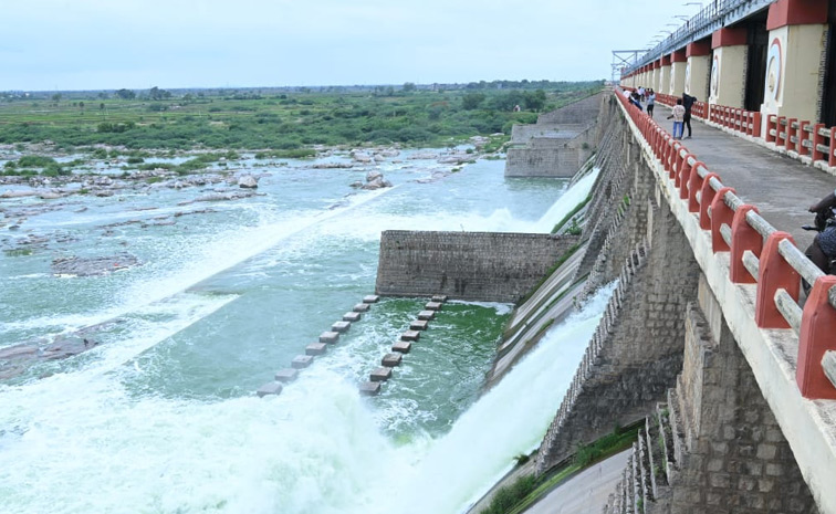 Officials Lifted Gates Of Musi Project Photos4