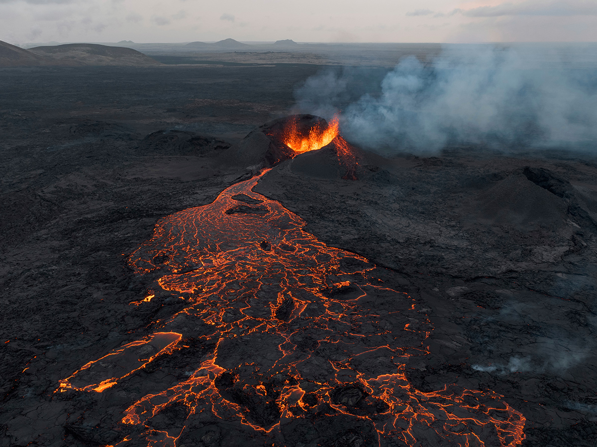 volcanic eruption on the Reykjanes Peninsula in Iceland4