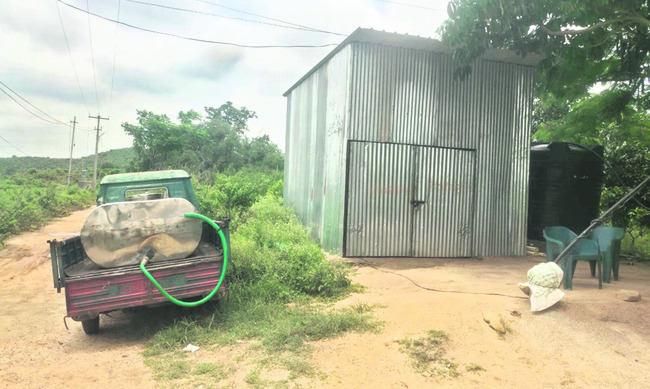 వక్ఫ్‌ భూముల్లో వెలసిన ఇళ్లు, వాటర్‌ ప్లాంట్‌.. 1