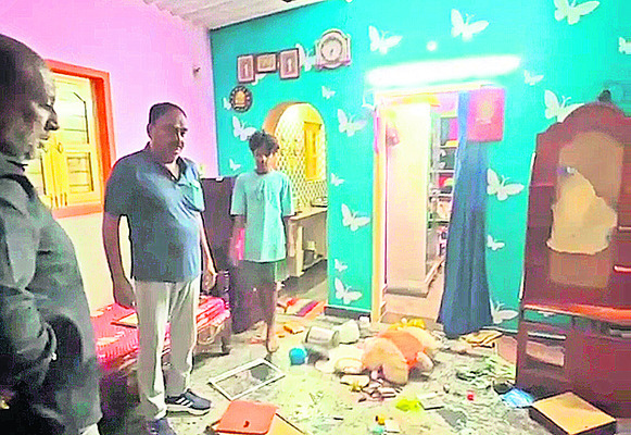 కేక్‌ కట్‌ చేస్తే తప్పేంటి? 2