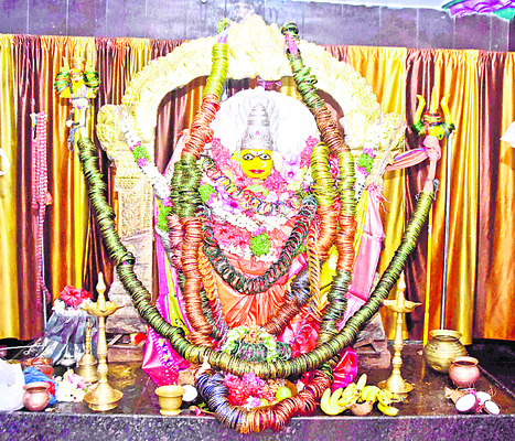 శ్రావణ పూజలు షురూ1