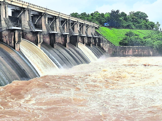 కిన్నెరసాని, తాలిపేరుకు వరద ఉధృతి1