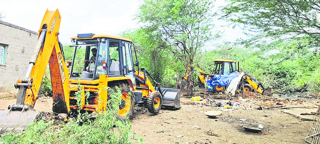 దేవస్థాన భూములను ఆక్రమిస్తే చర్యలు 1