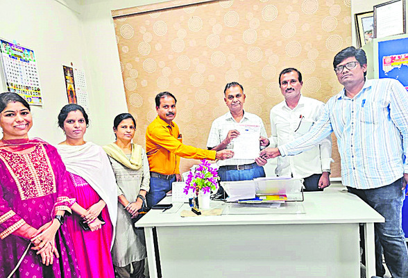 అప్రమత్తంగా ఉండండి 
1