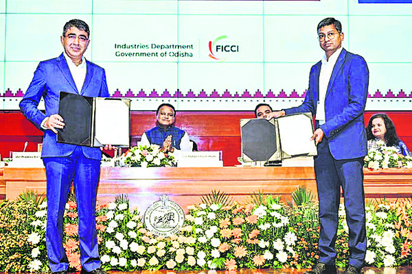 ప్రభుత్వ ఉద్యోగులు చేనేత దుస్తులు ధరించాలి 1