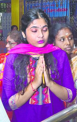కొమురవెల్లిలో భక్తుల గిరి ప్రదక్షిణ 3