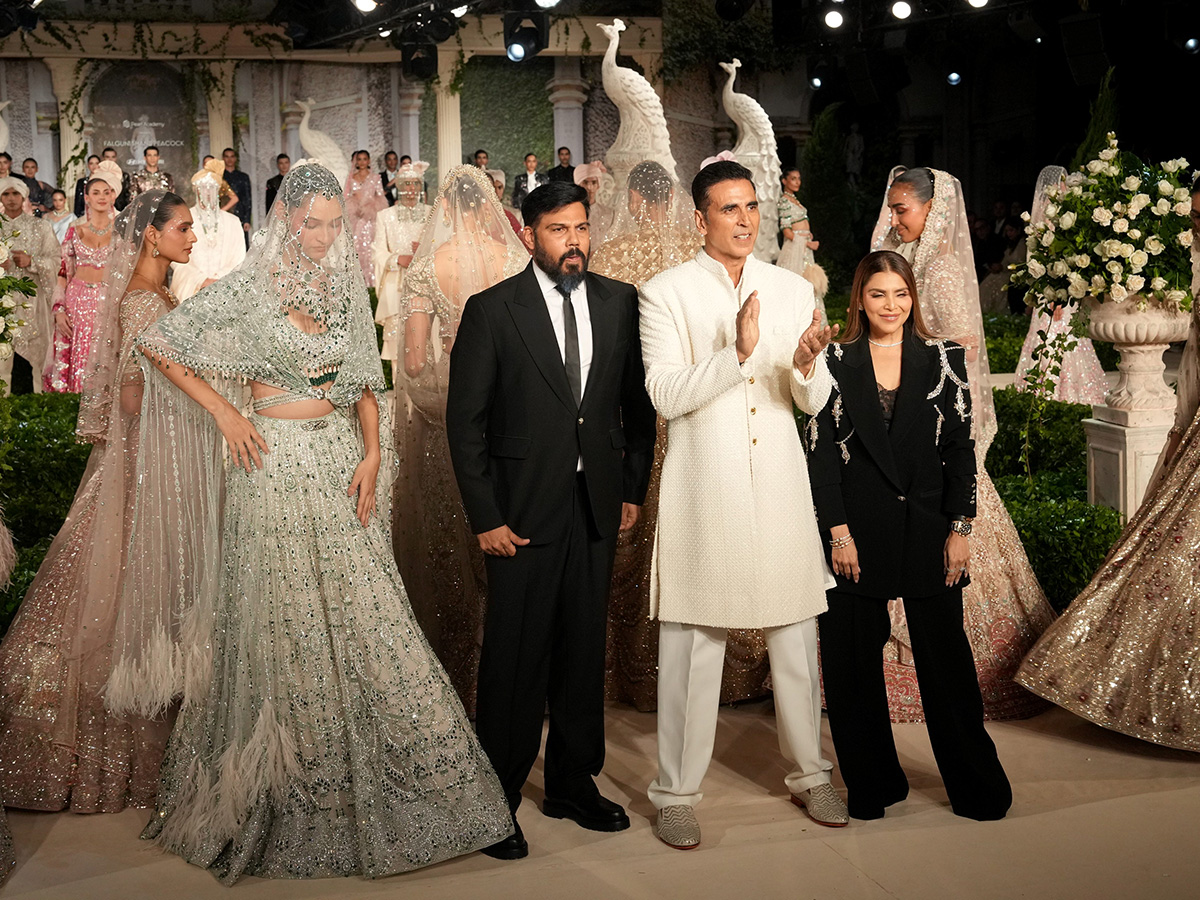 Designer Suneet Varma Collection At FDCI India Couture Week 2025 In New Delhi10