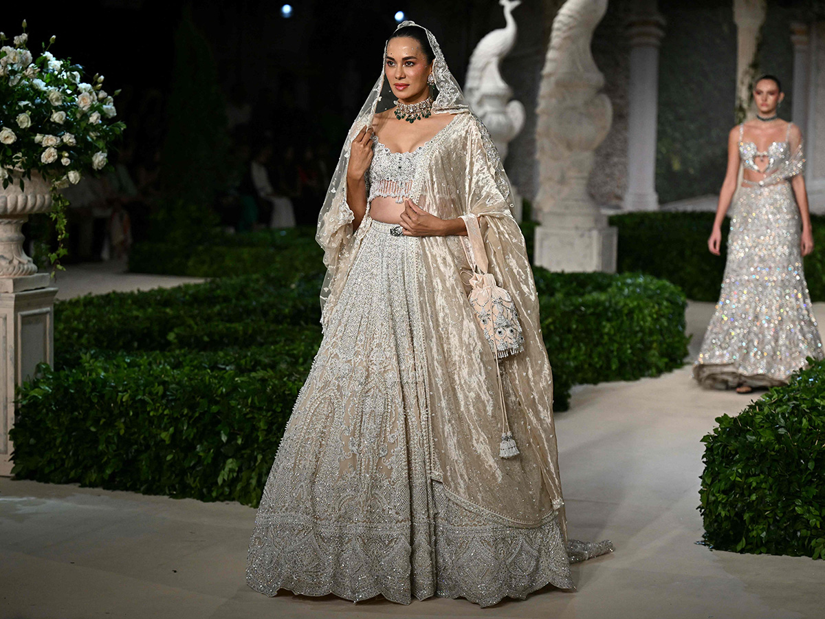 Designer Suneet Varma Collection At FDCI India Couture Week 2025 In New Delhi15