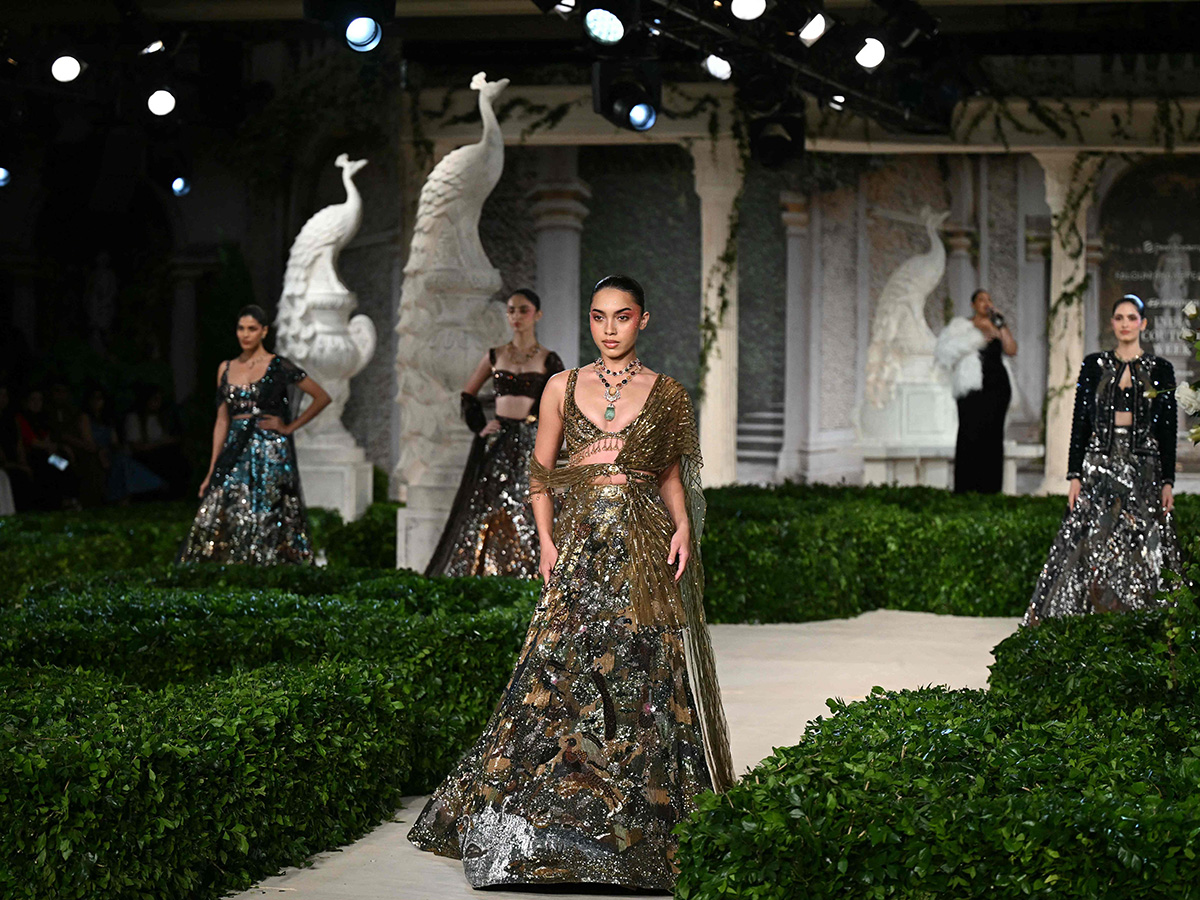 Designer Suneet Varma Collection At FDCI India Couture Week 2025 In New Delhi17