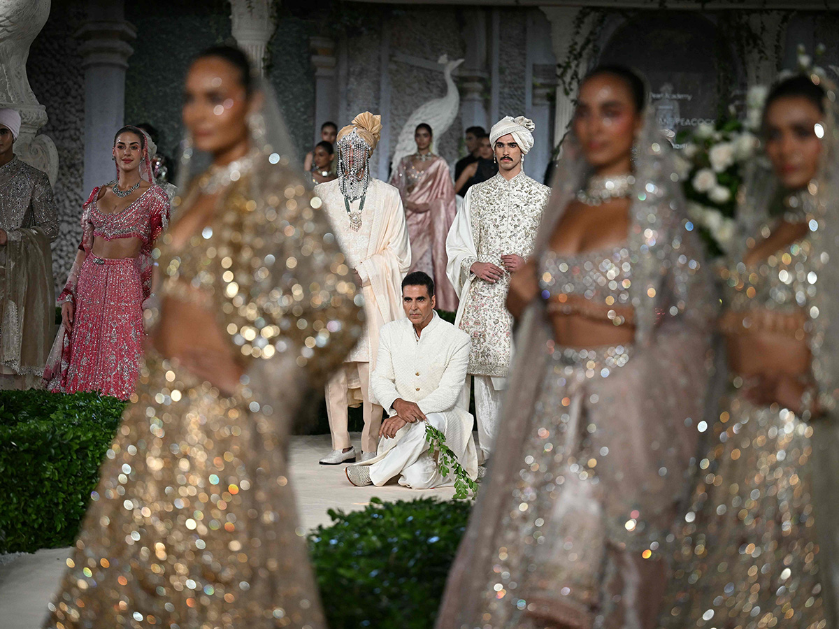 Designer Suneet Varma Collection At FDCI India Couture Week 2025 In New Delhi19