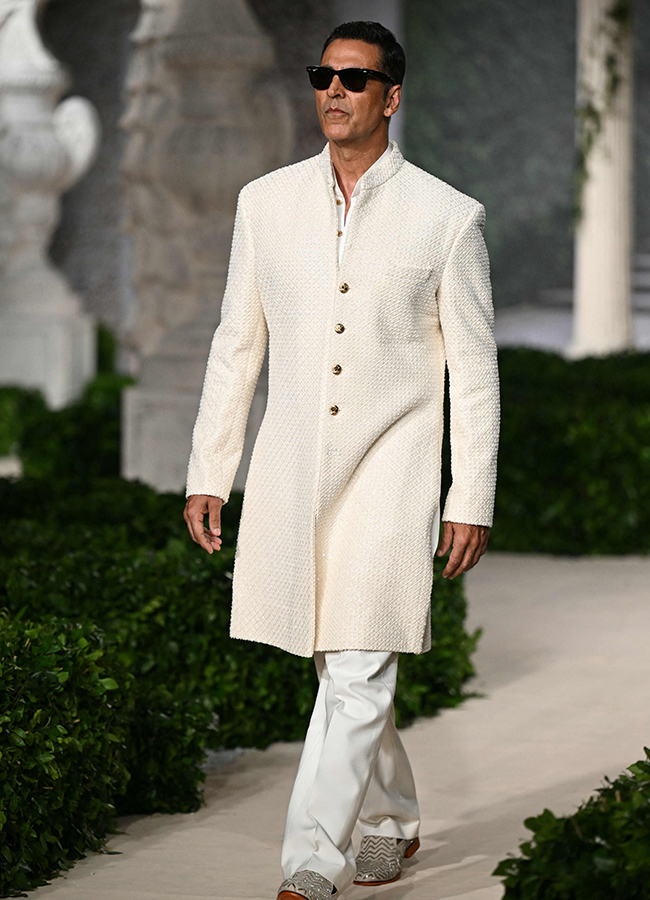 Designer Suneet Varma Collection At FDCI India Couture Week 2025 In New Delhi22