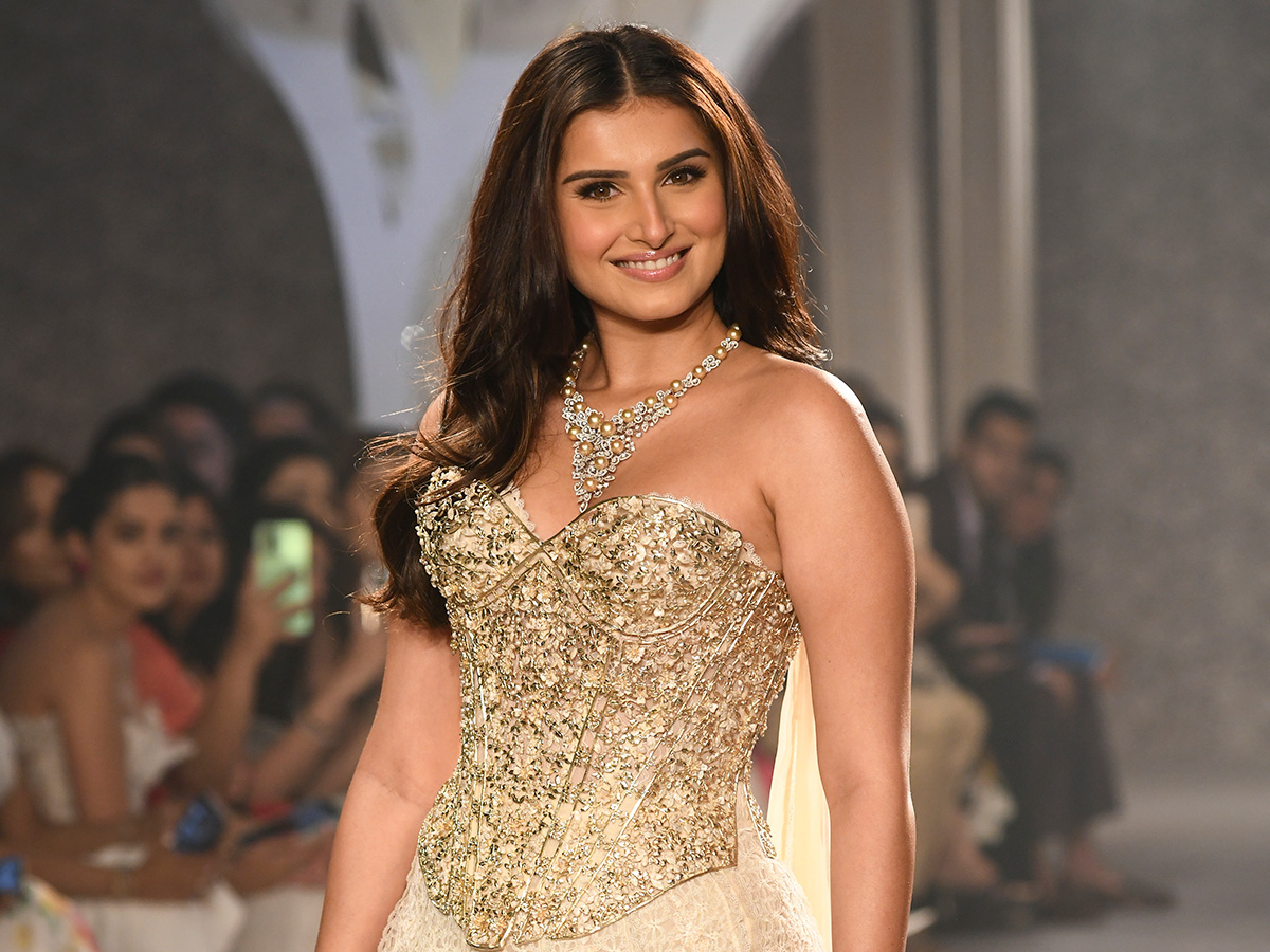 Designer Suneet Varma Collection At FDCI India Couture Week 2025 In New Delhi36
