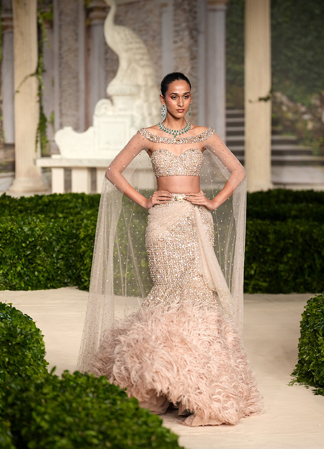Designer Suneet Varma Collection At FDCI India Couture Week 2025 In New Delhi6