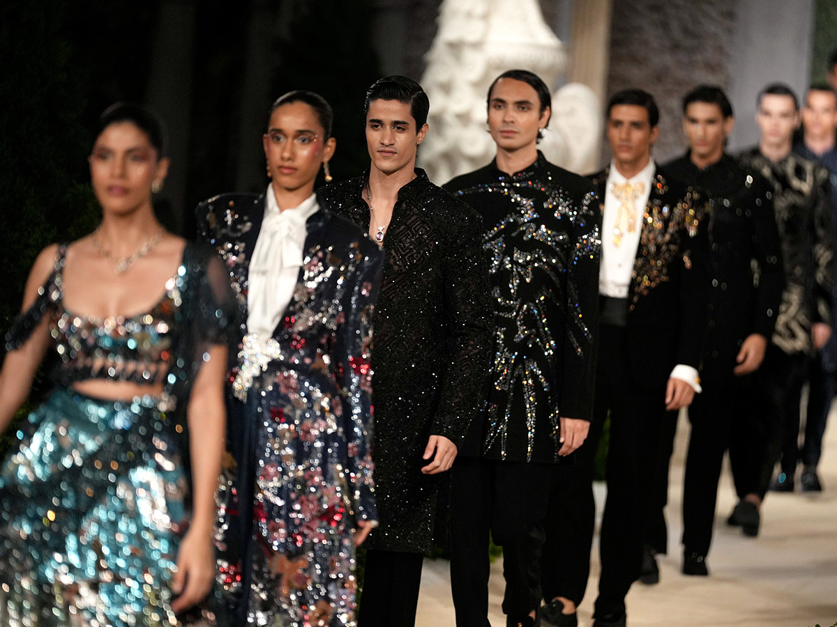 Designer Suneet Varma Collection At FDCI India Couture Week 2025 In New Delhi9