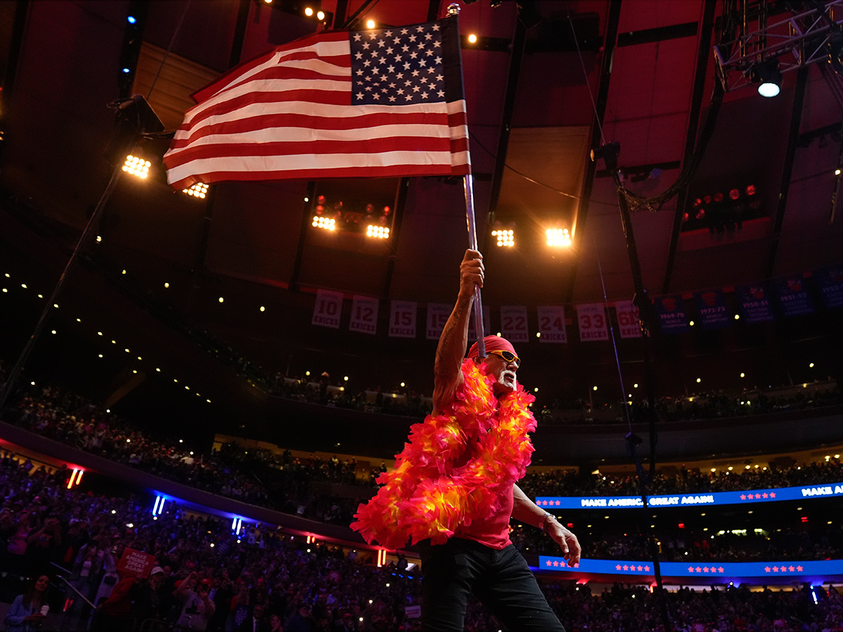 Hulk Hogan WWE Hall of Famer And Wrestling Legend Photos7